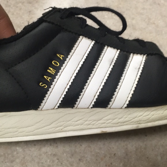 Size 6 black Samoa’s - Picture 3 of 4